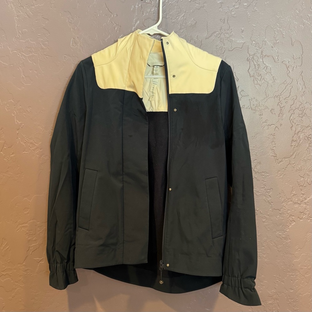 Lululemon Athletica Cream and Navy Water Resistant Jacket